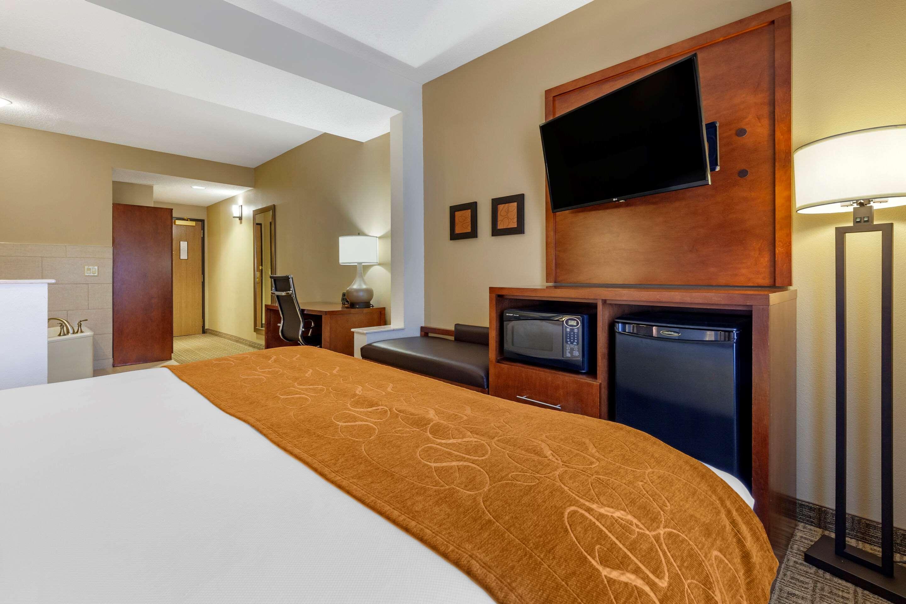 Comfort Suites Marquette Buitenkant foto