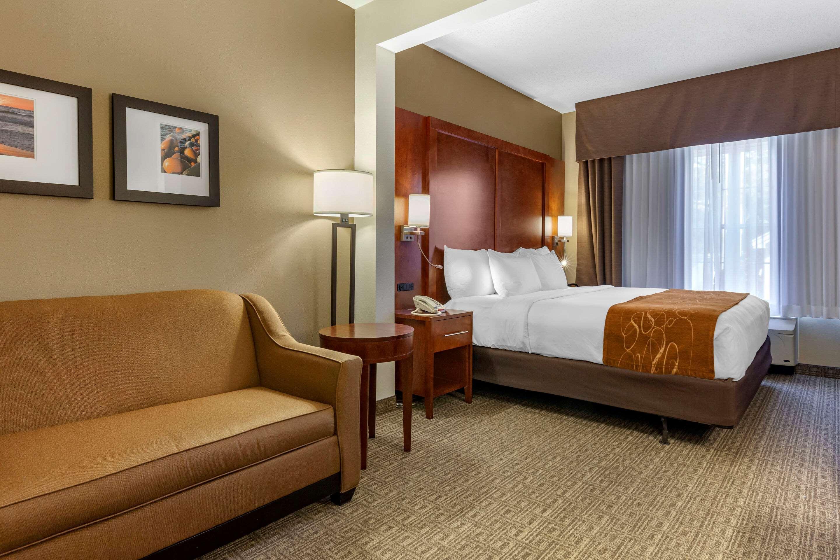 Comfort Suites Marquette Buitenkant foto