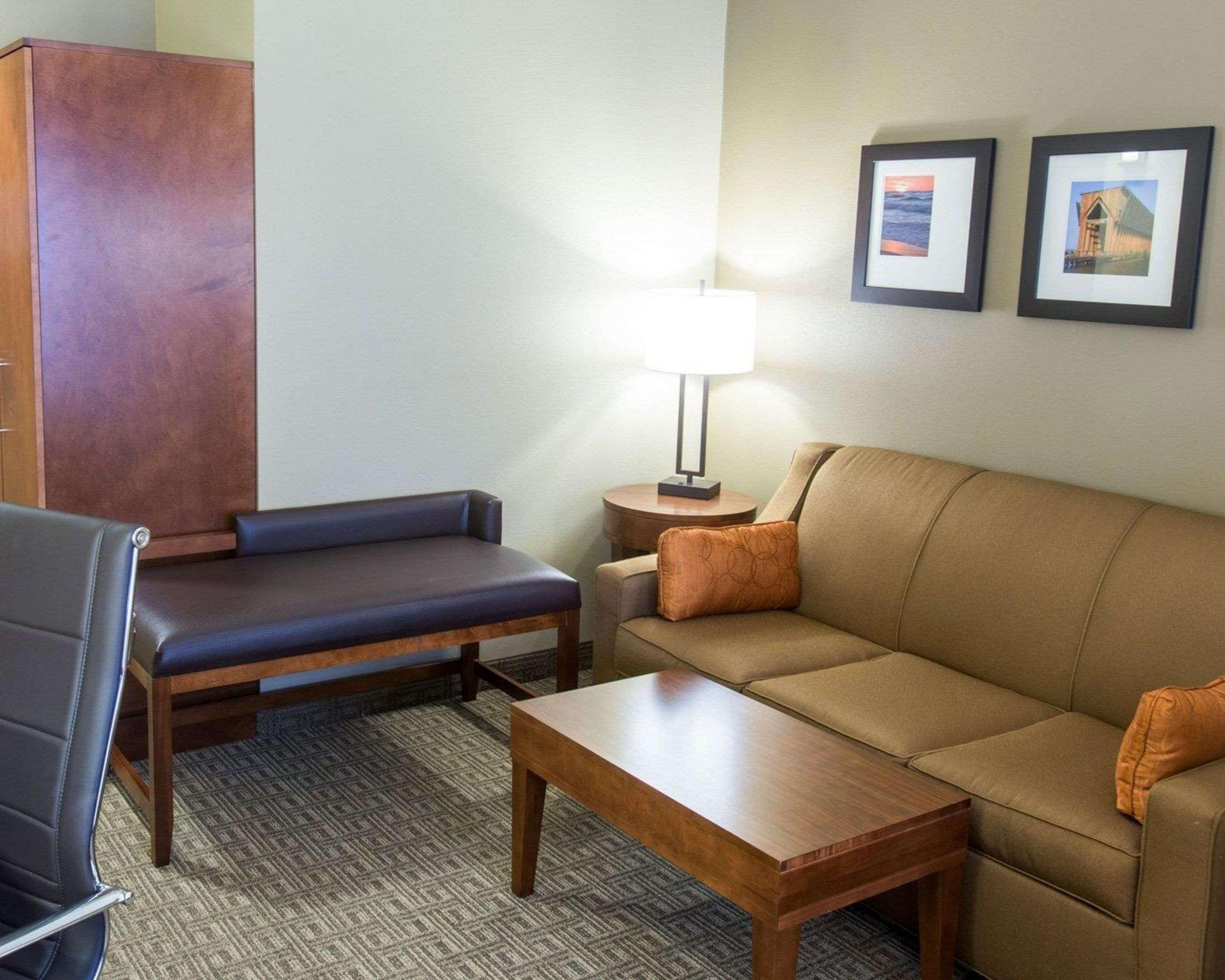 Comfort Suites Marquette Buitenkant foto