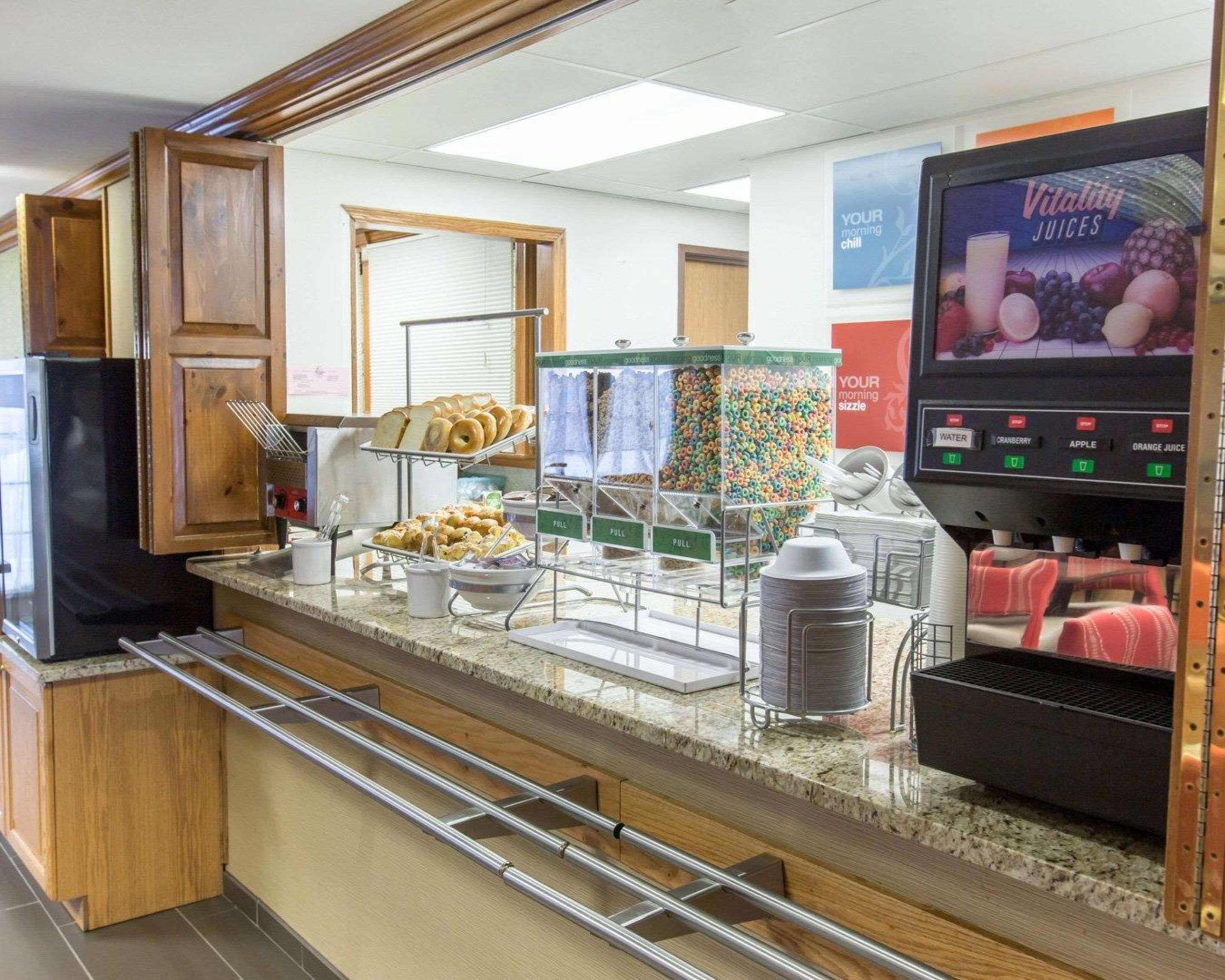 Comfort Suites Marquette Buitenkant foto